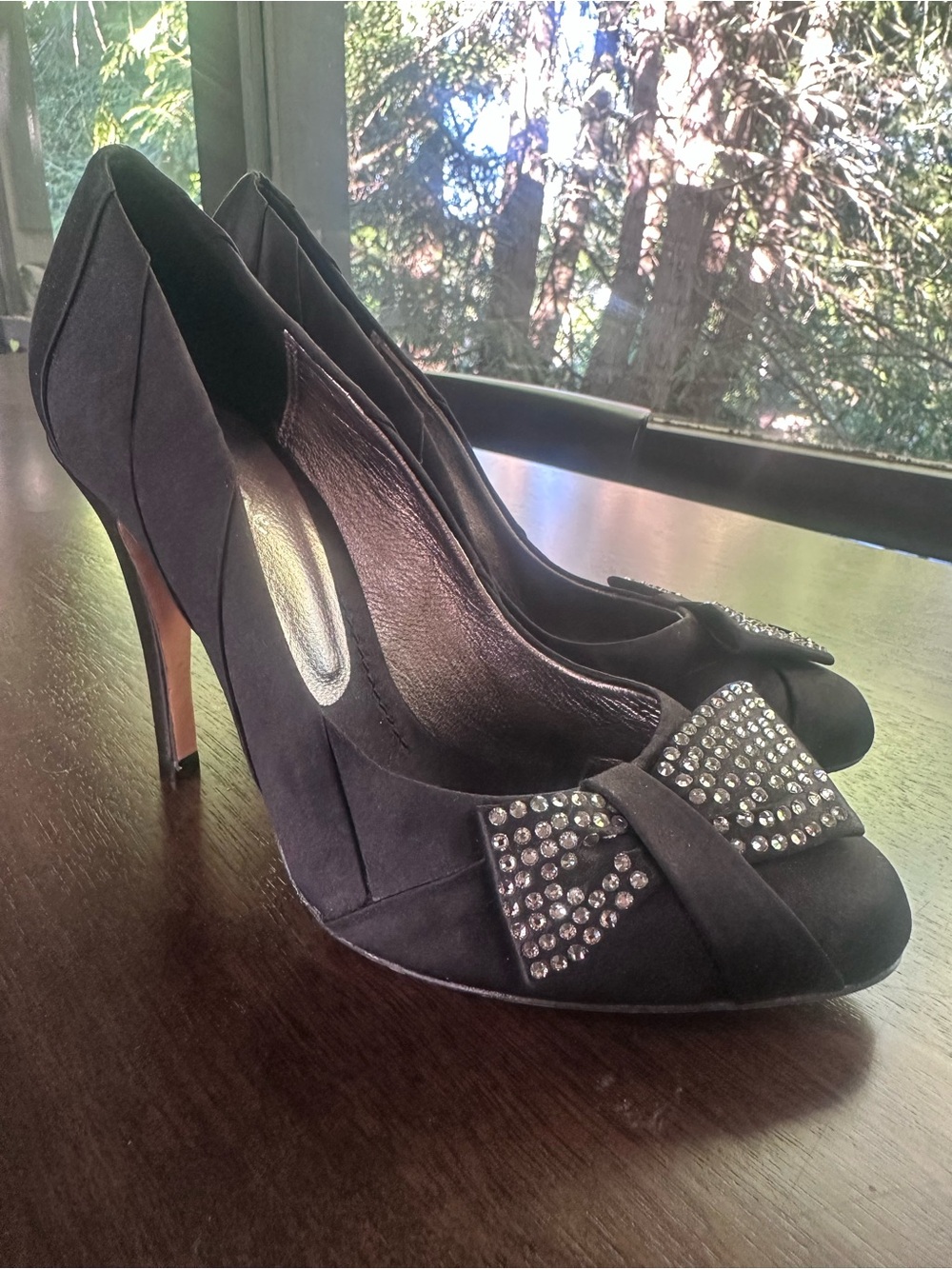 Bourne Black Crystal Bow Almond Toe Satin Pumps 35 5 NWOT
